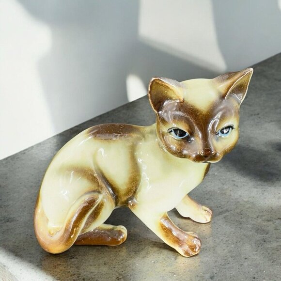 Vintage 1980s Porcelain Siamese Cat Figurine Hand Painted Japan Ceramic Figure - Picture 1 of 16